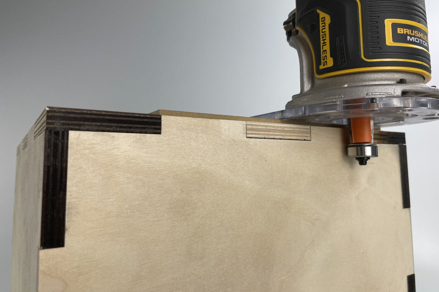 Hoe kan ik gelaserde randen wegfrezen?