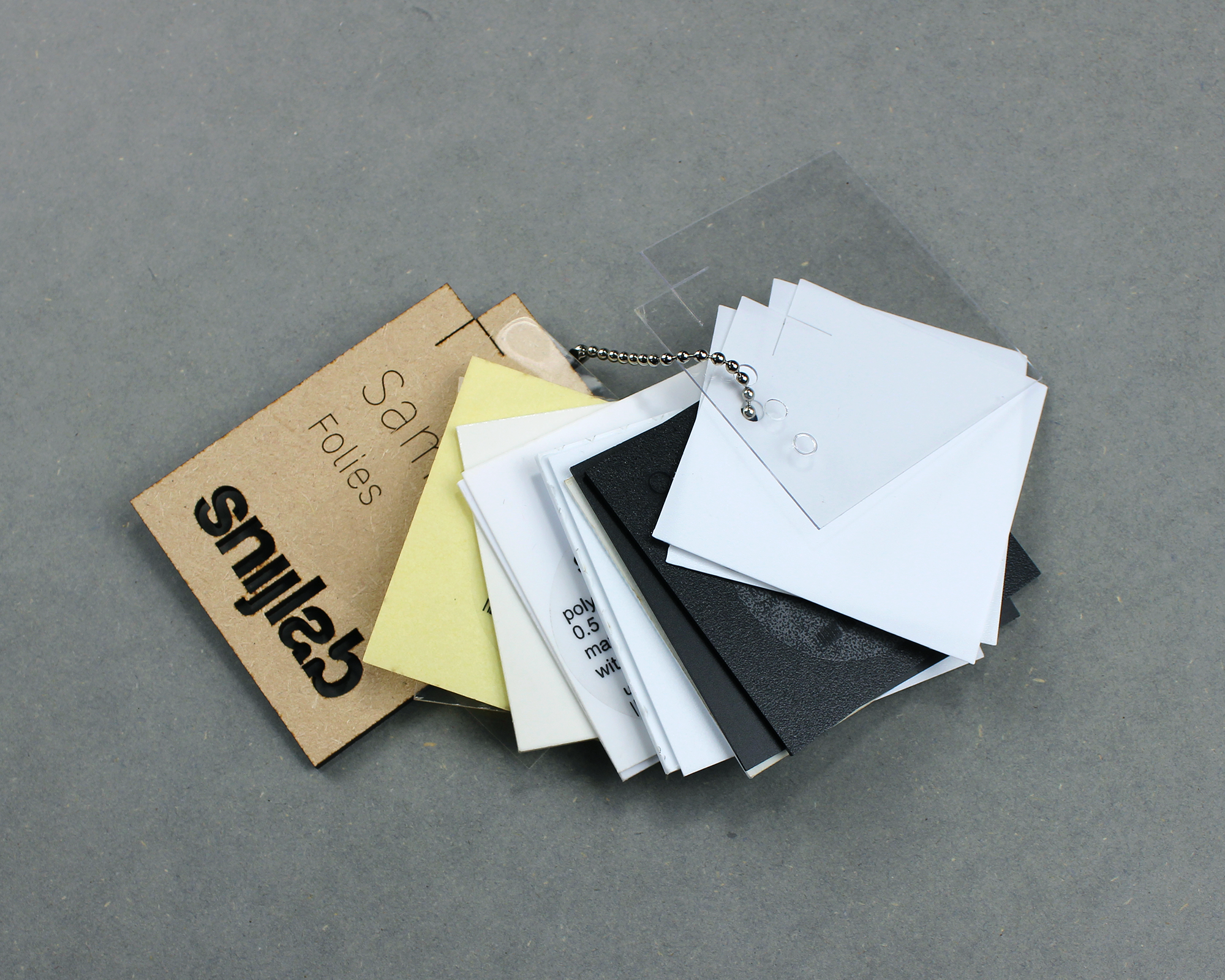 Material sample chain for laser cutting