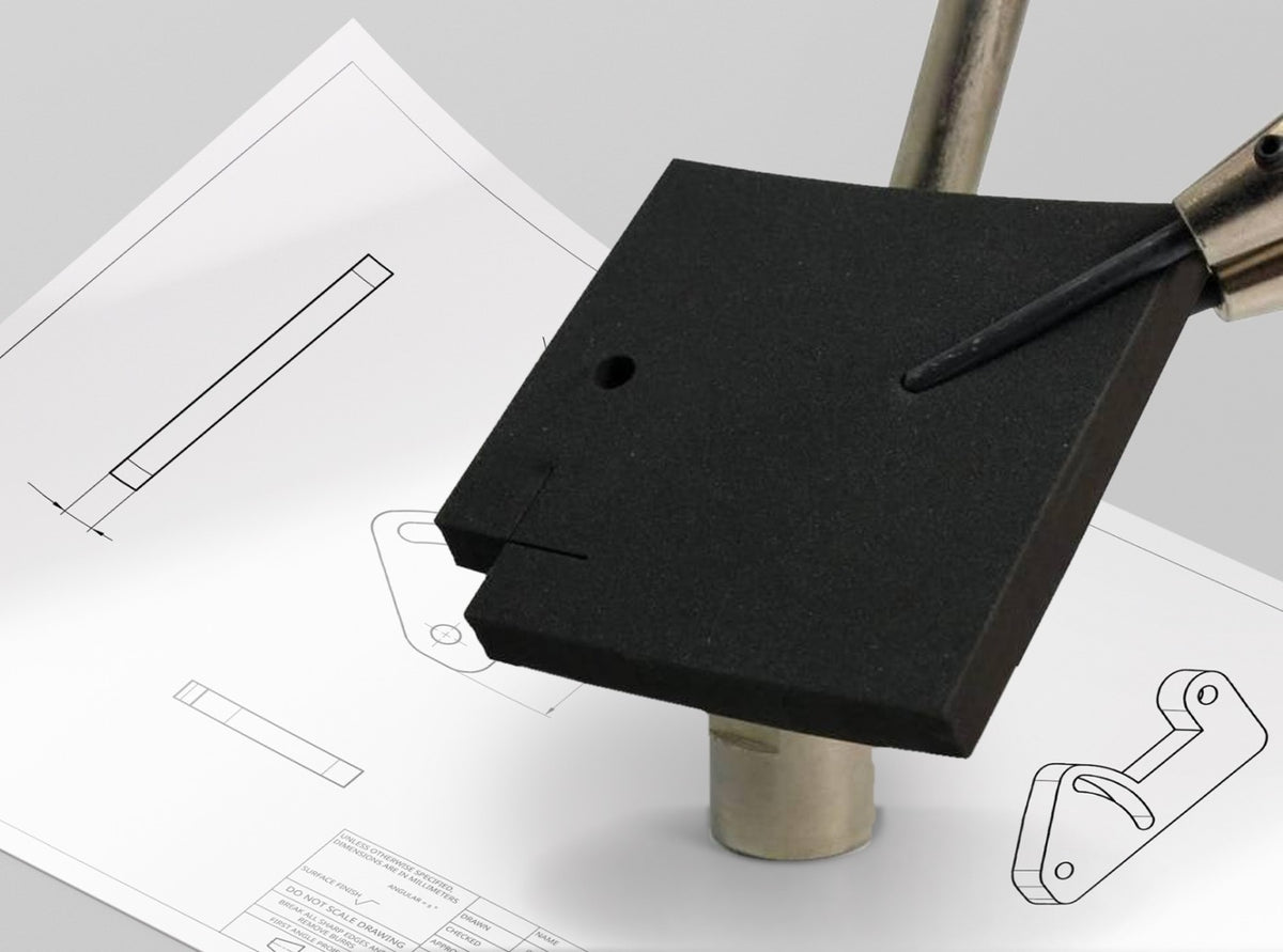 Lasergesneden proefstuk uit celrubber neopreen zwart 8 mm